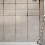 Apartment Chic Parisian Steps From Champs Elysees *