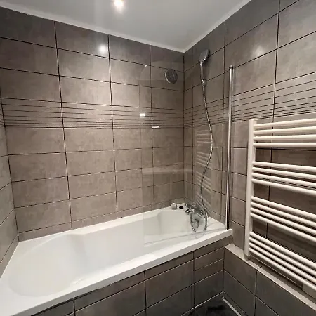 Apartman Chic Parisian Steps From Champs Elysees Párizs