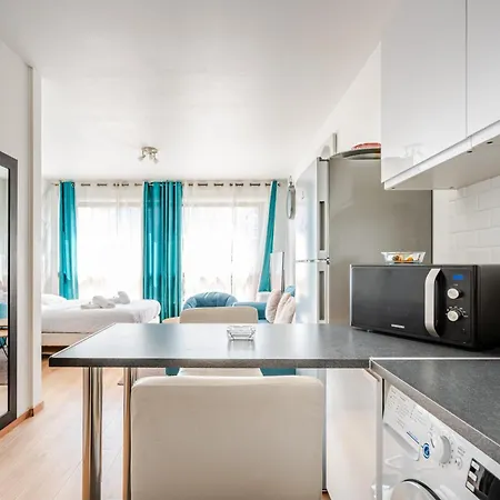 Chic Parisian Steps From Champs Elysees