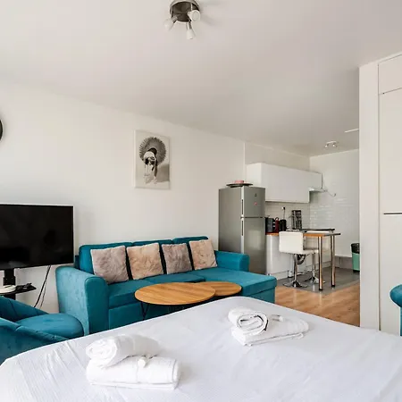 شقة Chic Parisian Steps From Champs Elysees